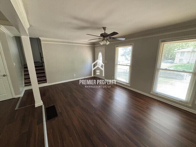 Foto del edificio - 801 Hagwood Rd