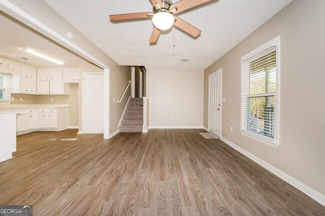 Building Photo - 105 Vesta Ct