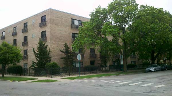 Building Photo - 300 S Maple Ave