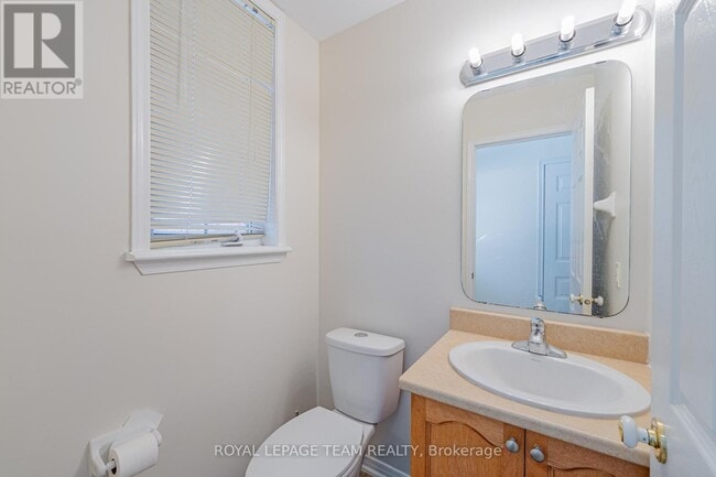 Photo du bâtiment - 184 Deercroft Ave