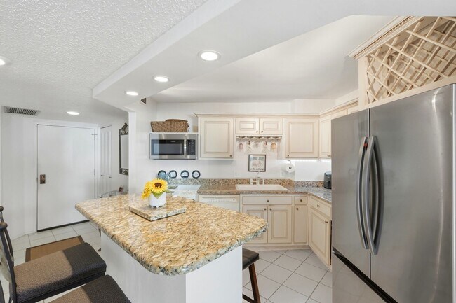 Foto del edificio - Beautiful 2/2 Bayshore Condo!