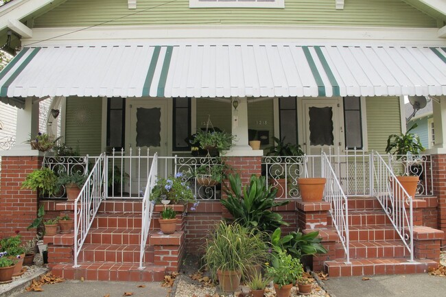 Charming Double in Esplanade Ridge - Charming Double in Esplanade Ridge House