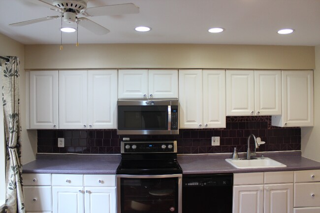 Foto del edificio - 2983 Borge St