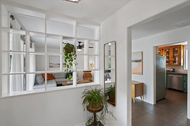 Building Photo - 1304 Berkshire Dr