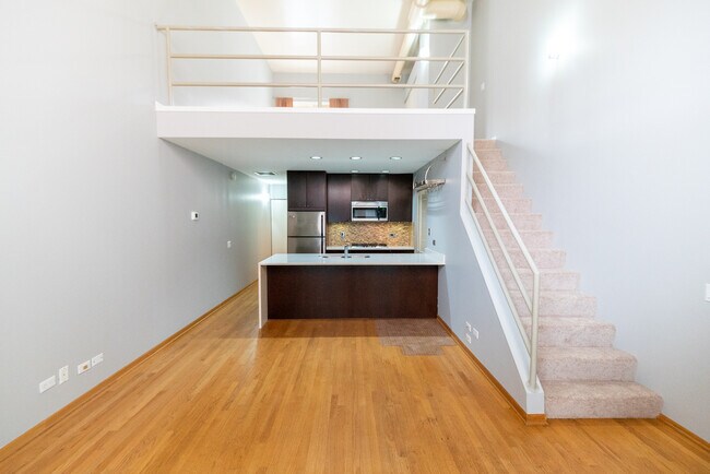 Foto del edificio - 1100 W Cornelia Ave