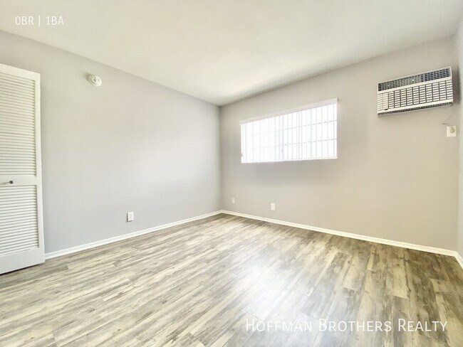 Building Photo - 3500 Mentone Ave