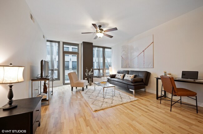 Foto del edificio - 565 W Quincy St