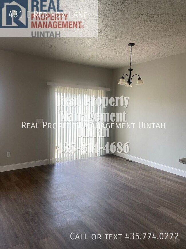 Foto del edificio - 431 E Red Fox Ln