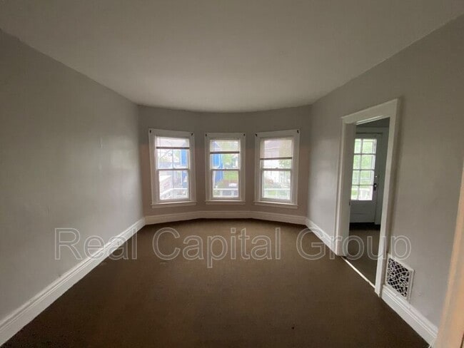 Building Photo - 408 Woodlawn Ave