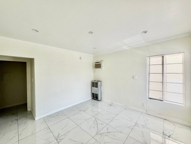 Foto del edificio - 1209 S La Cienega Blvd