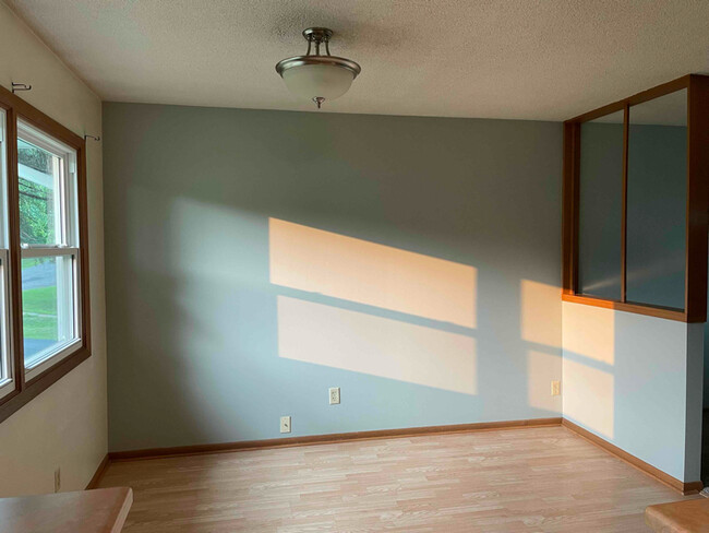 Building Photo - 2206 Springvale Ct