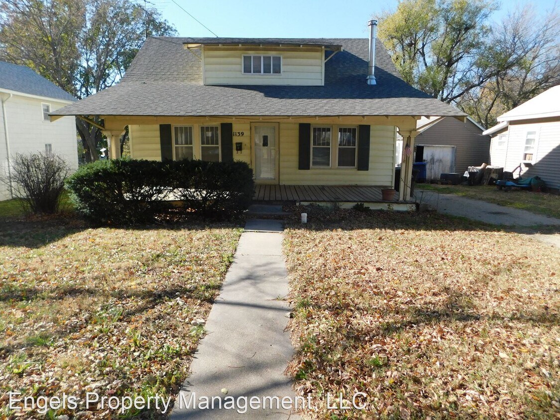 3 br, 1 bath House 1139 Dearborn House Rental in Augusta, KS