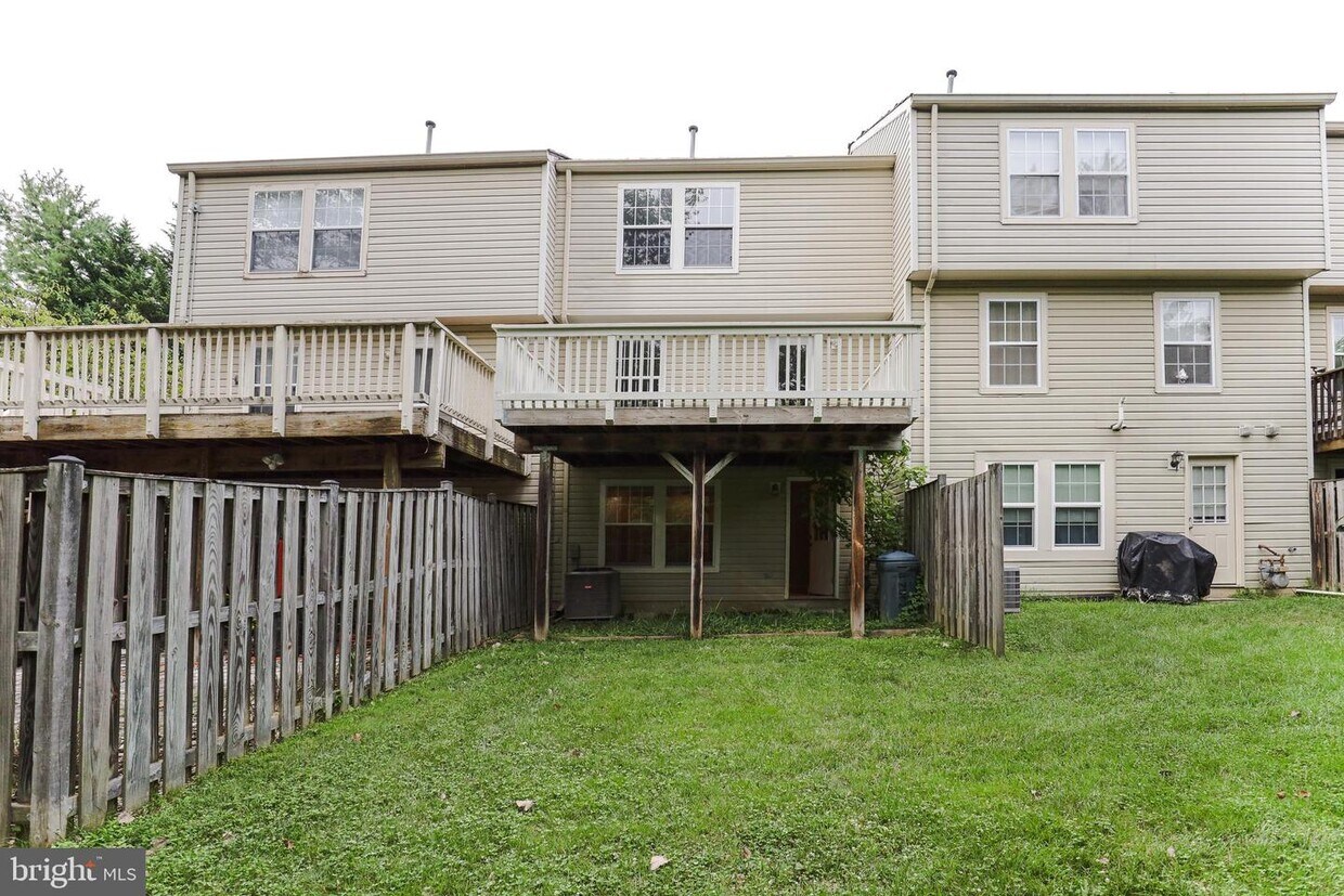 12012 Cherry Blossom Pl, North Potomac, MD 20878 Townhome Rentals in