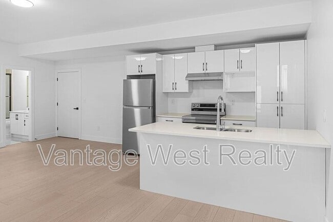 Building Photo - 3774 Astoria Dr