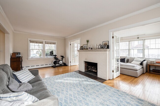 Foto del edificio - 322 N Monroe St