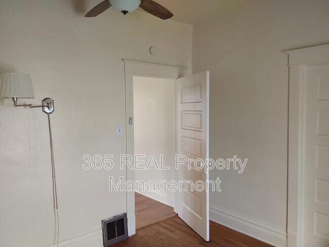 Building Photo - 307 1st Street