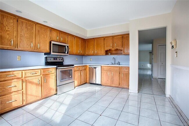 Building Photo - 5452 Jaclyn Ln