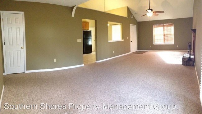 Building Photo - 309 Camelot Dr