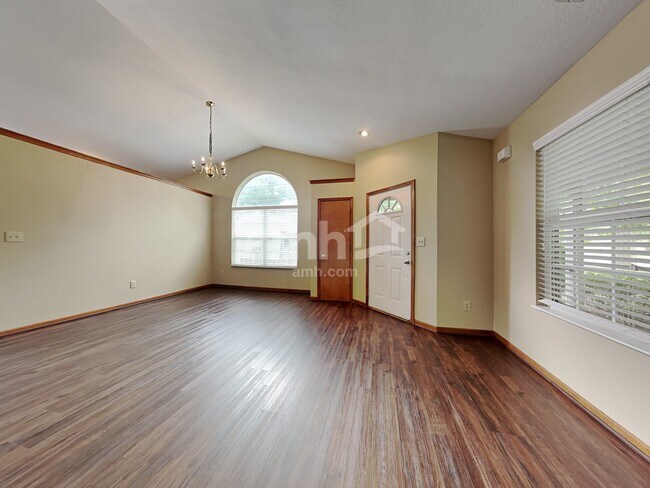 Foto del edificio - 333 Greenwood Lane
