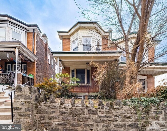 Building Photo - 132 Lauriston St