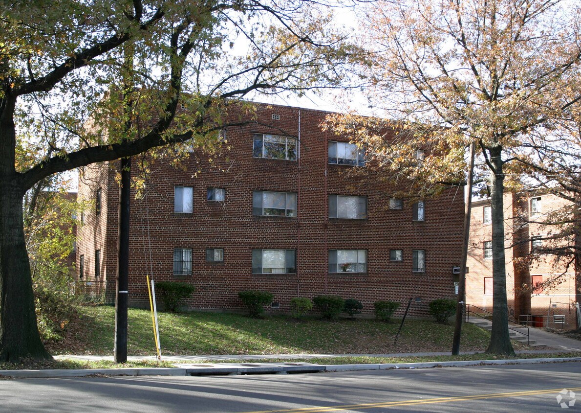 Foto del edificio - 2589 Naylor Rd SE