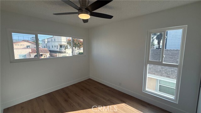 Foto del edificio - 1041 Bennett Ave