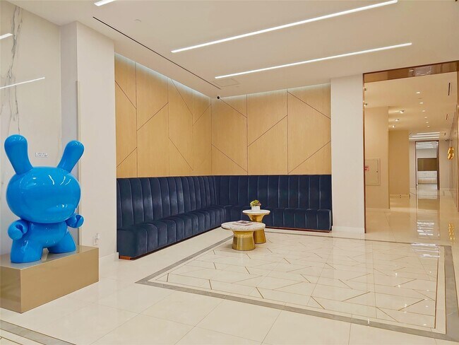 Foto del edificio - 136-18 Maple Ave
