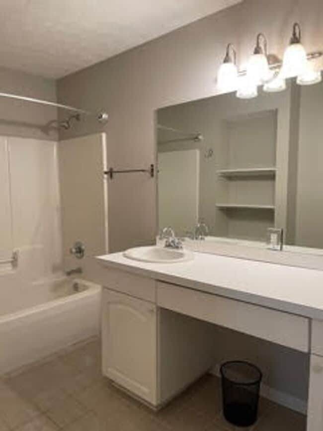 Foto del edificio - 2705 Cunningham Ct