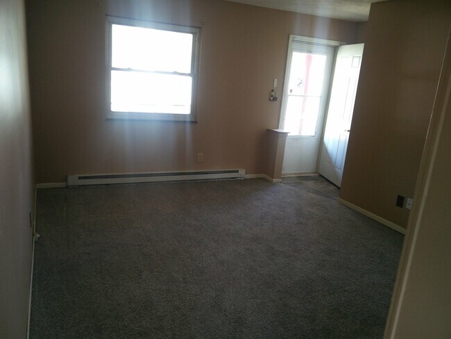 Foto del edificio - Great 3 bedroom, 1.5 bath home with one car attached garage in Decatur Township