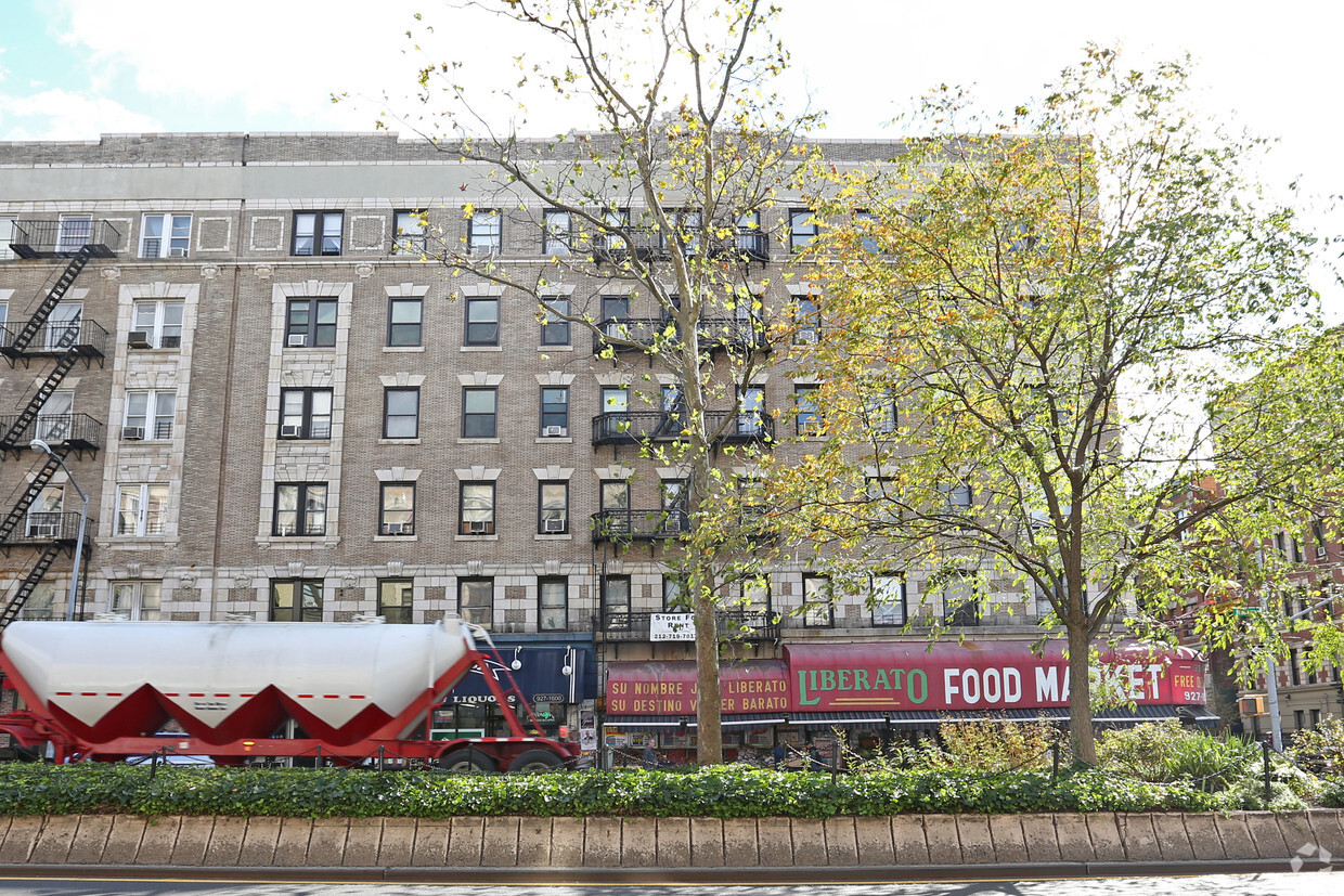 Foto del edificio - 3900 Broadway