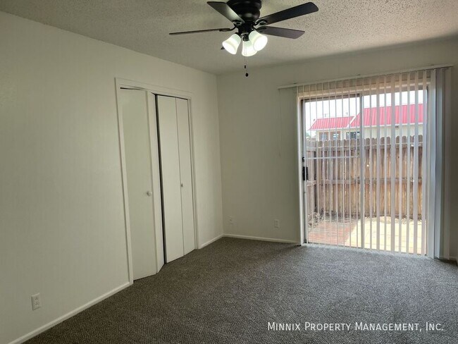 Building Photo - 1904 Midland Dr