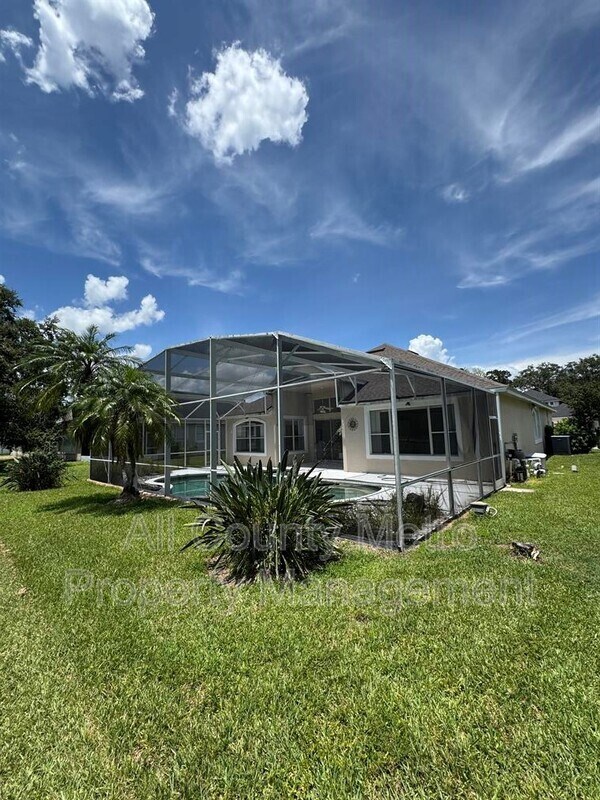 Photo - 1748 Golfview Dr House