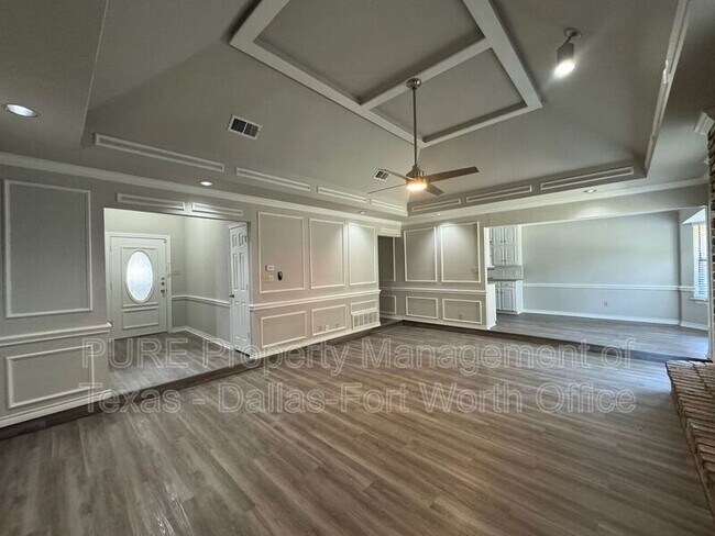 Foto del edificio - 7729 Red Oak St