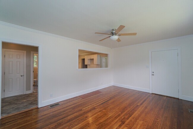 Foto del edificio - Look for the Cute Yellow Door! New Deck an...