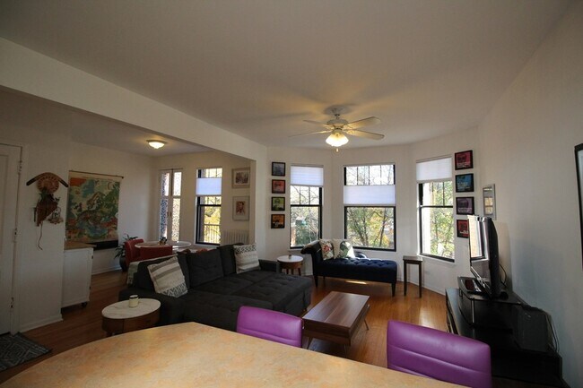 Foto del edificio - 6928 N Sheridan Rd