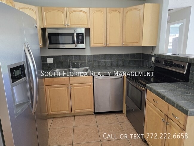 Foto del edificio - 1260 SE St Lawrence Way