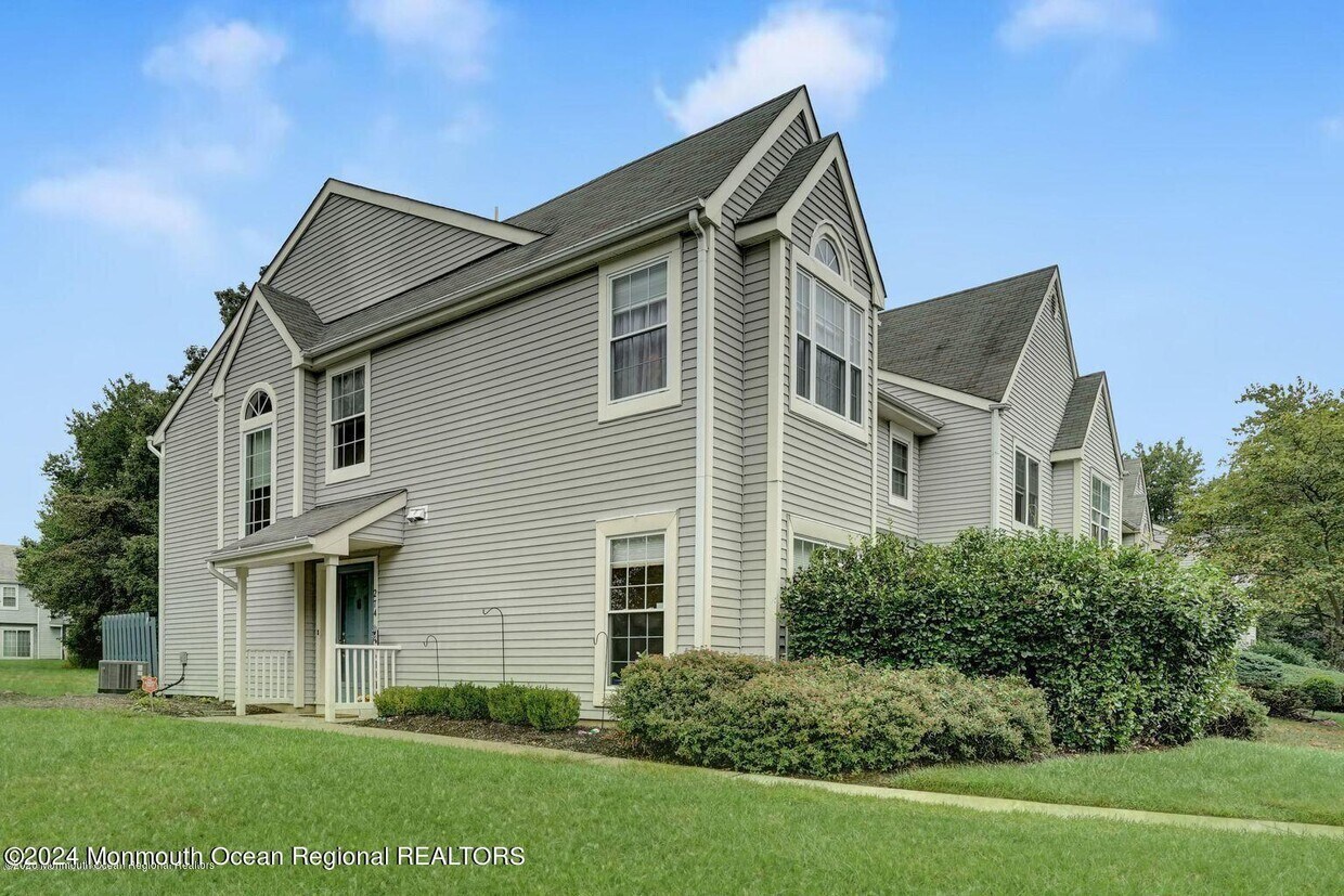 Primary Photo - 274 Sugar Maple Ct