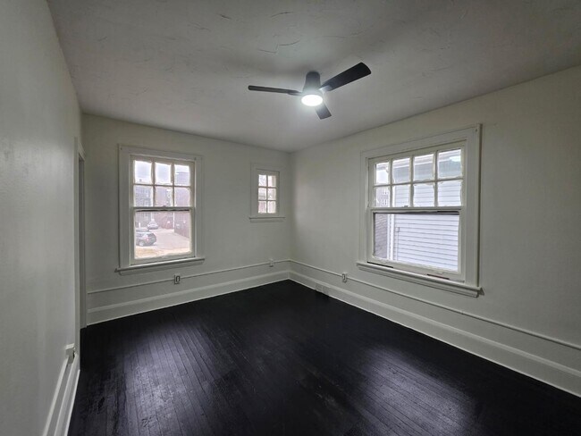 Foto del edificio - 126 Dawes Ave