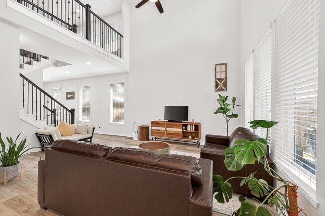 Foto del edificio - 6638 Albany Forest Ct