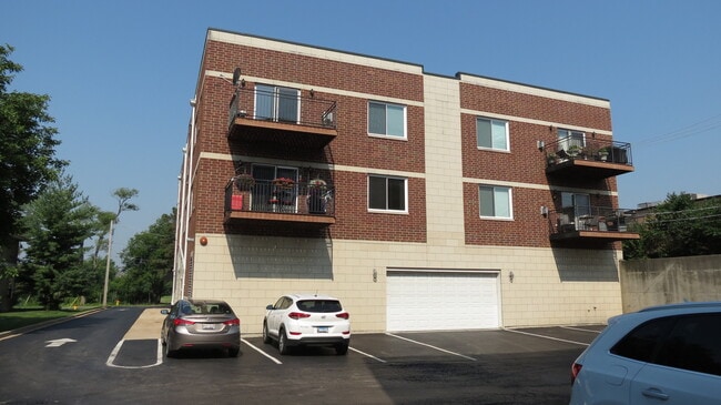 Building Photo - 6961 Vine St