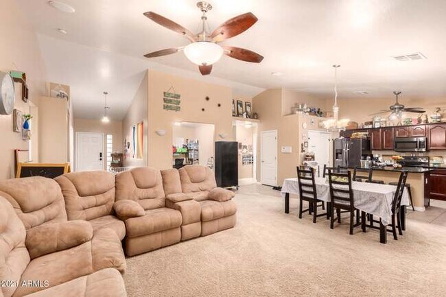 Foto del edificio - 22958 W Yavapai St