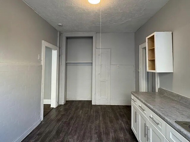 Foto del edificio - 418-418 Leslie St