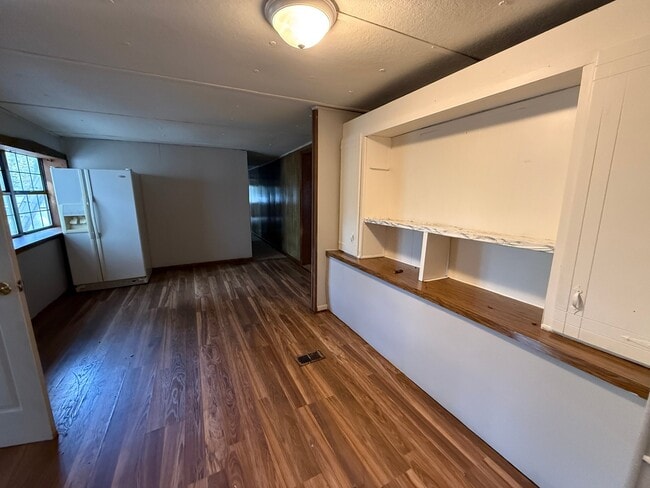 Building Photo - 442 Gardners Ln