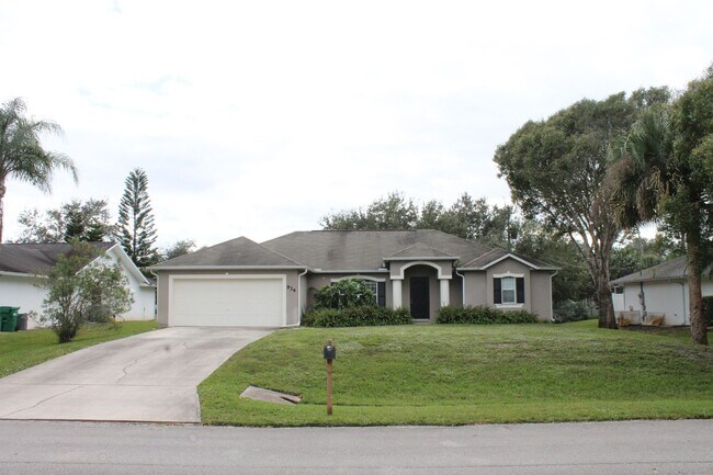 Foto del edificio - 3/2/2 home in quiet Sebastian Highlands ne...