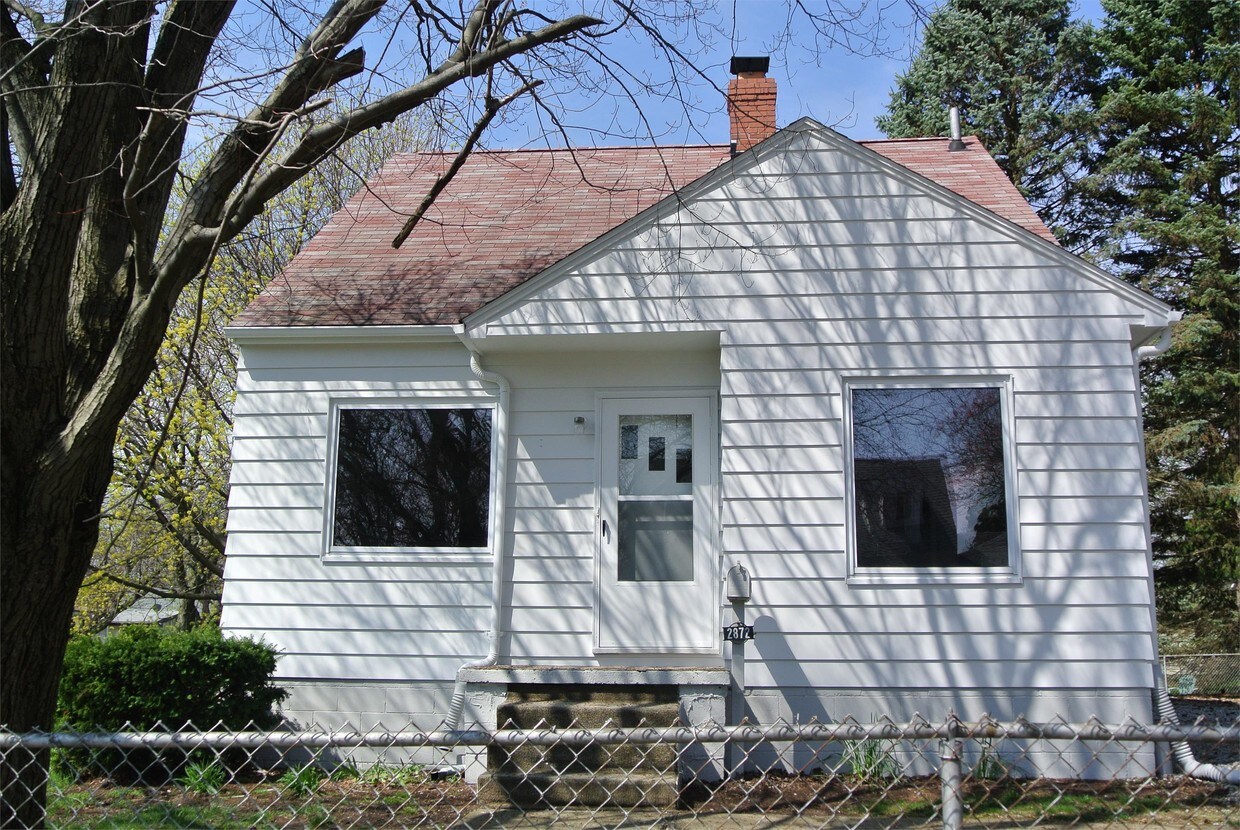 Primary Photo - 2872 Pikes Ave