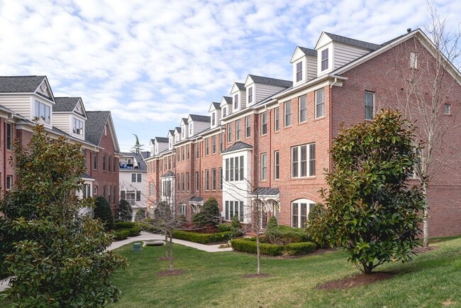 Photo - 2638 S Kenmore Ct House