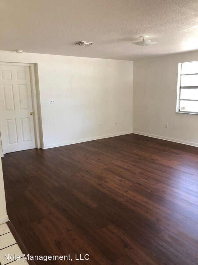 Building Photo - 3 br, 1 bath House - 8311 Hillsborough Ln