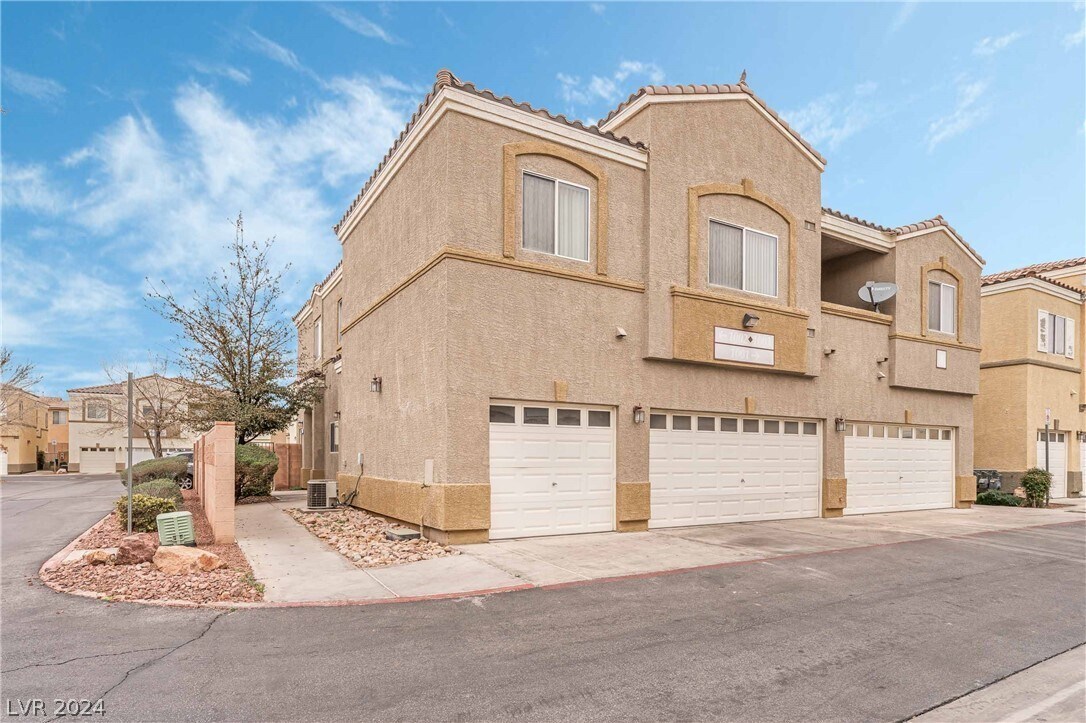 Primary Photo - 6170 E Sahara Ave