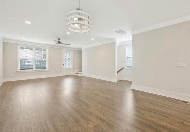 Building Photo - 4603B Illinois Ave