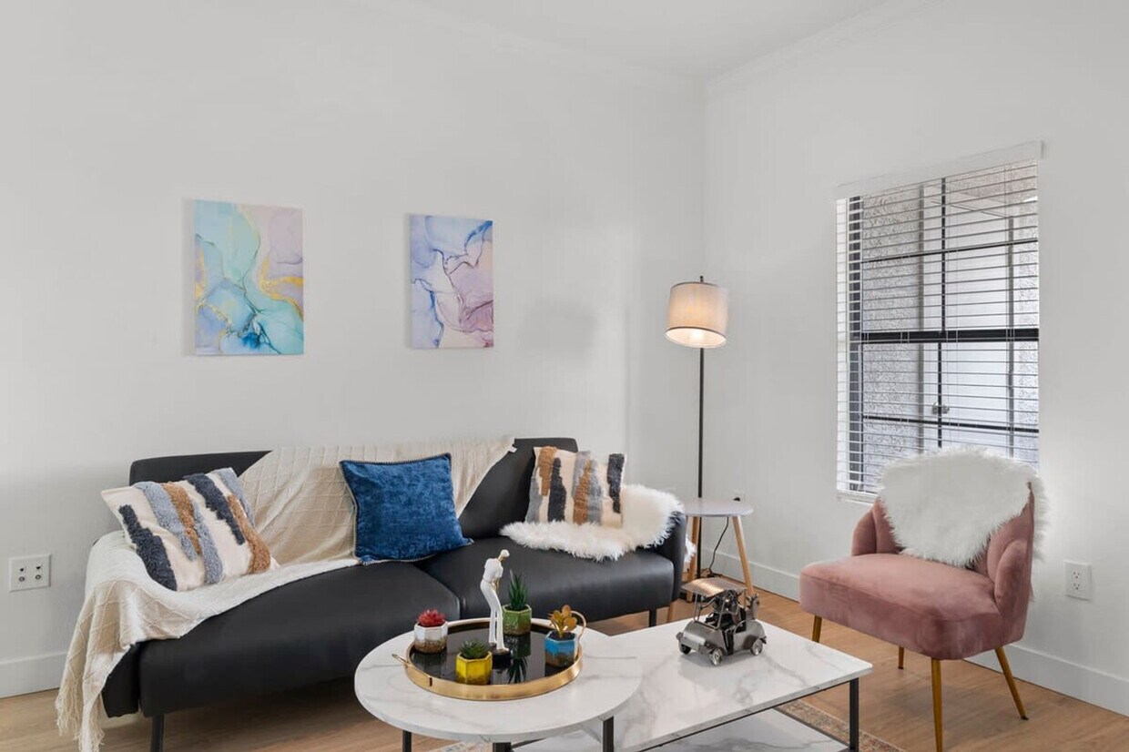Foto principal - 875 W Pecos Rd